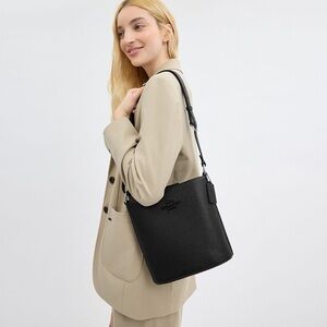 COACH Sophie Bucket Bag – Pebbled Black Leather